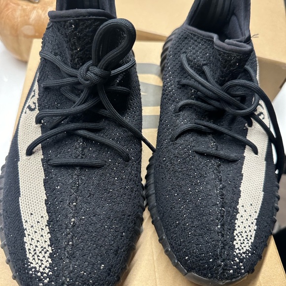 YEEZY SIZE 11 - Picture 2 of 3